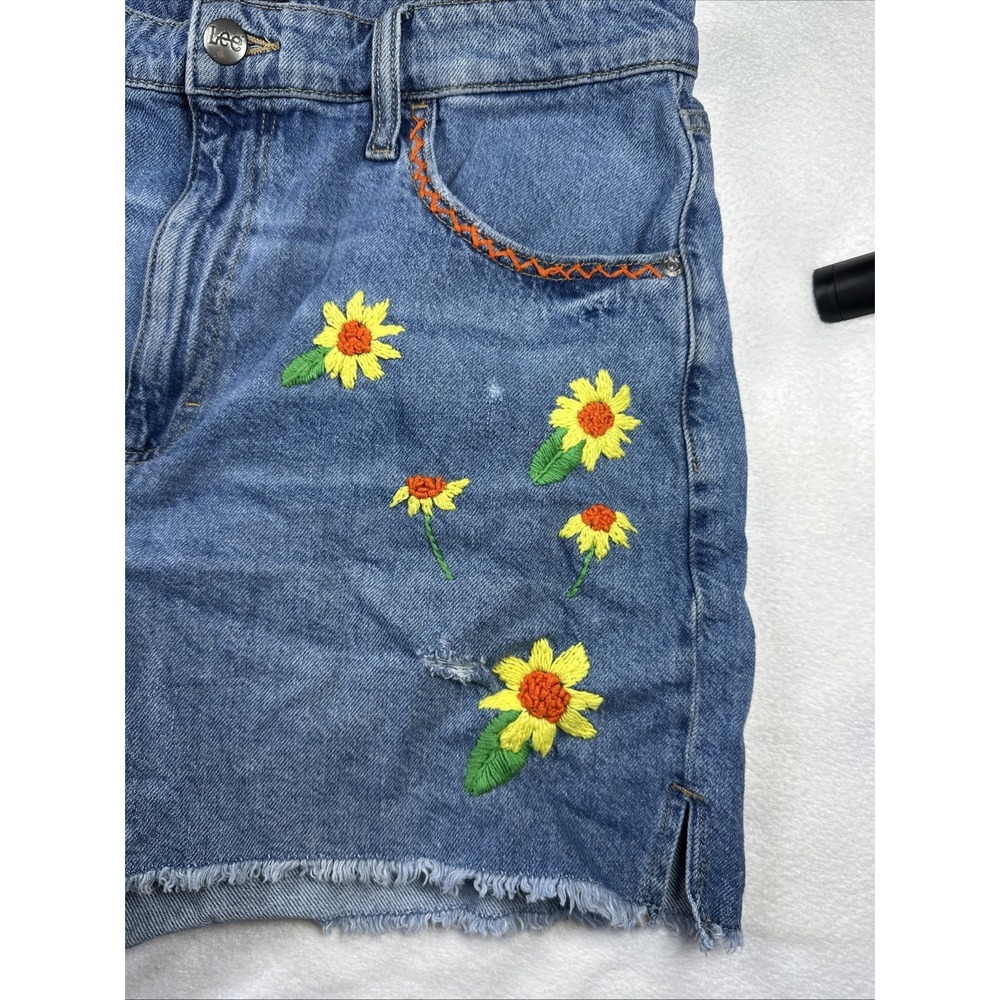 Vintage Lee Women Denim Cottagecore Sunflower Festival Shorts - Picture 4 of 10